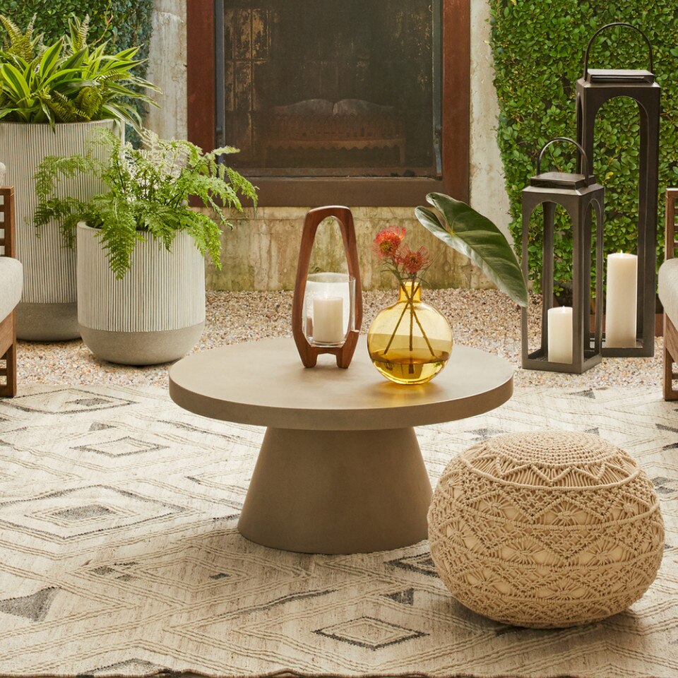 Concrete Pedestal Garden Round Coffee Table (81 cm) - West Elm UK
